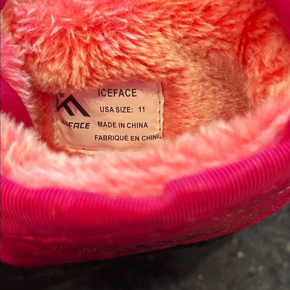 Kids Waterproof Snow Boots in Pink and Black - Picture 5 of 7